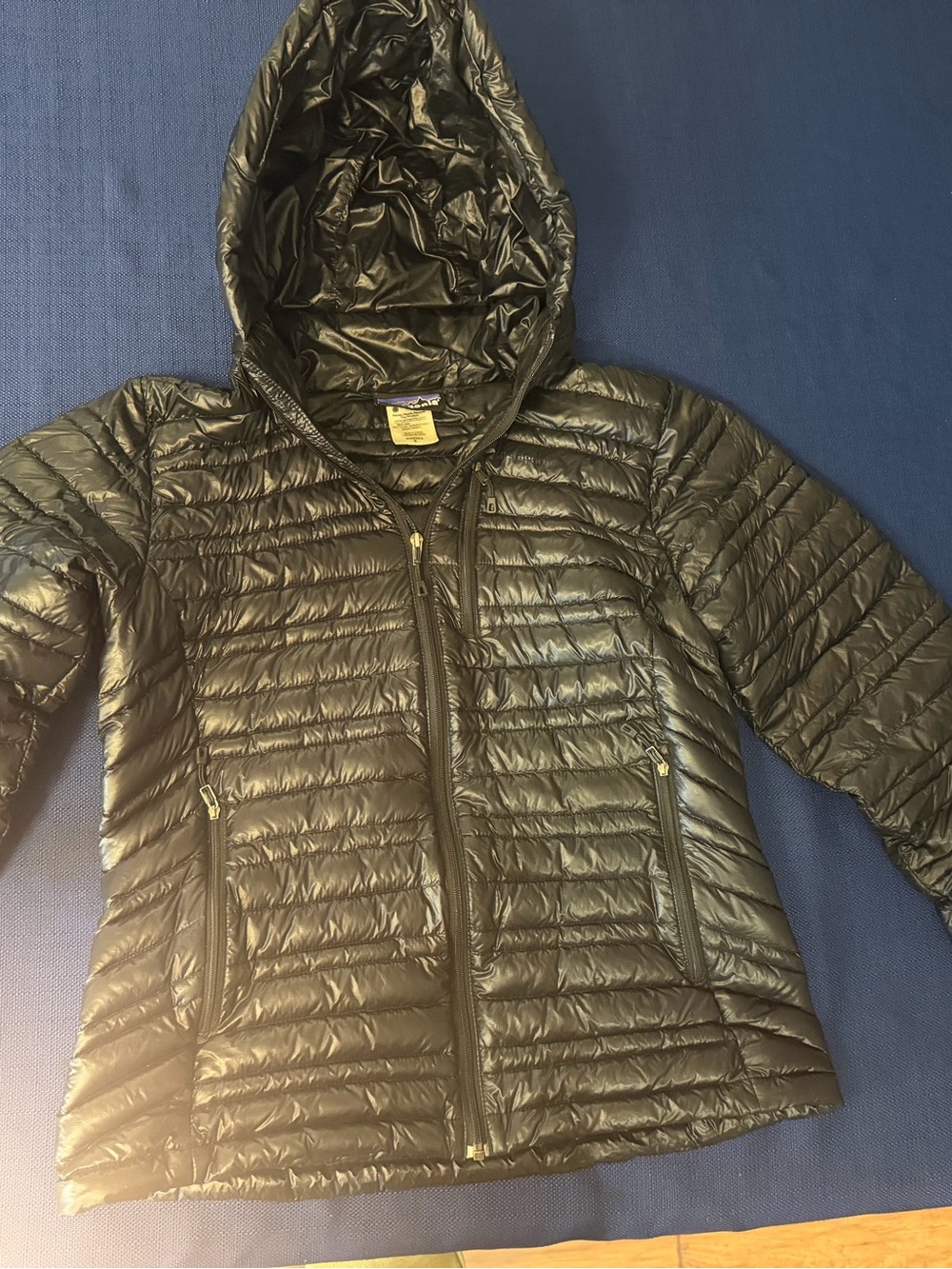 women’s Patagonia ultralight jacket black small goose down Patagonia puffer hood